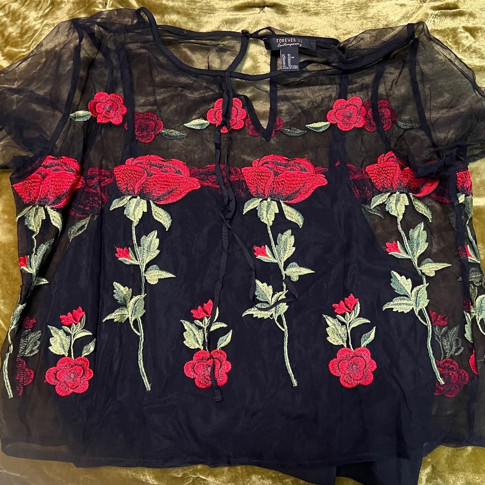 Mesh short sleeve top